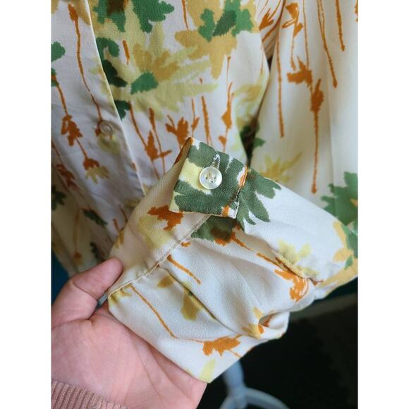 Women's Vintage 1960s floral print polyester top with dagger collar size large - Picture 3 of 5